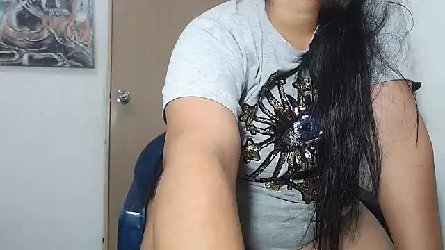 Snapshot of leyli_ass chatting on October 19, 2:18 pm leyli ass online show from October 19, 2:18 pm