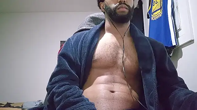 Snapshot of kevi_cocks chatting on January 6, 12:16 am kevi cocks online show from January 6, 12:16 am