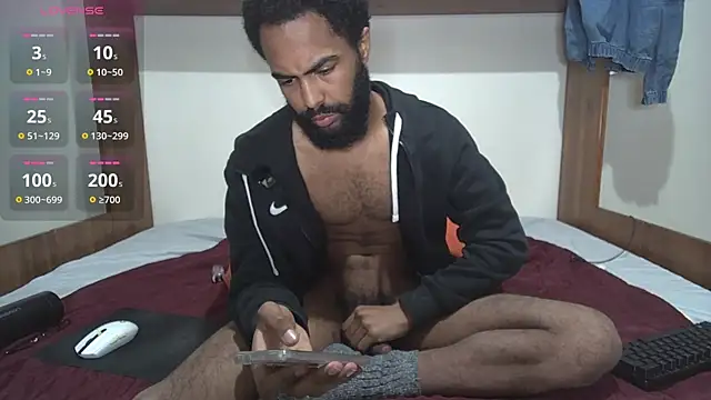 Snapshot of kevi_cocks chatting on April 4, 9:40 am kevi cocks online show from April 4, 9:40 am