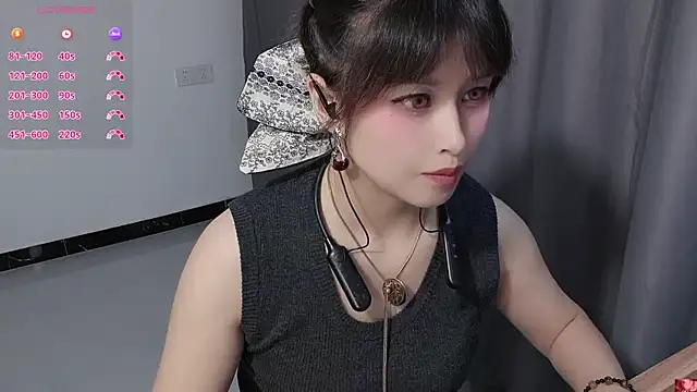 Snapshot of Lucky-xiuxiu chatting on October 3, 1:52 pm Lucky-xiuxiu online show from October 3, 1:52 pm