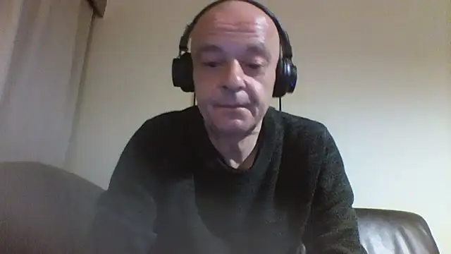 Snapshot of horndude187187 chatting on January 3, 1:05 am horndude187187 online show from January 3, 1:05 am