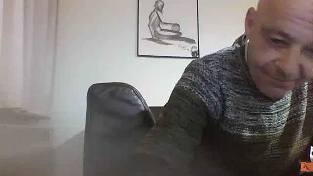Snapshot of horndude187187 chatting on January 6, 6:52 pm horndude187187 online show from January 6, 6:52 pm