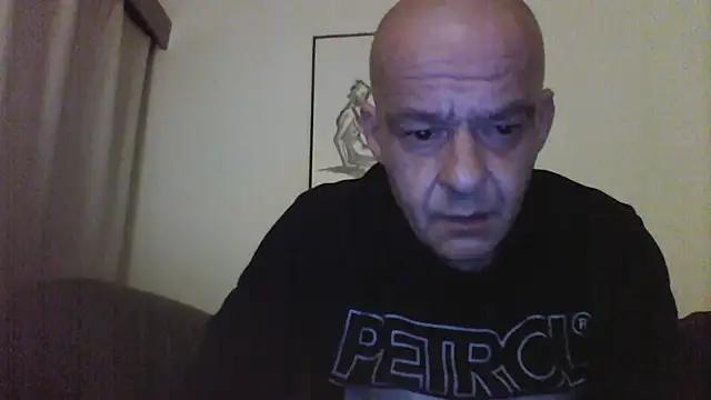 Snapshot of horndude187187 chatting on January 15, 9:51 pm horndude187187 online show from January 15, 9:51 pm