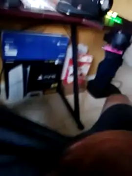 Snapshot of HueingChamber4352 chatting on October 6, 3:53 pm HueingChamber4352 online show from October 6, 3:53 pm