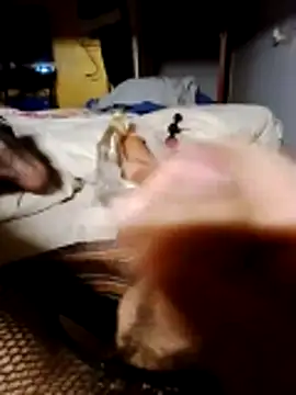 Snapshot of HueingChamber4352 chatting on October 18, 7:09 am HueingChamber4352 online show from October 18, 7:09 am