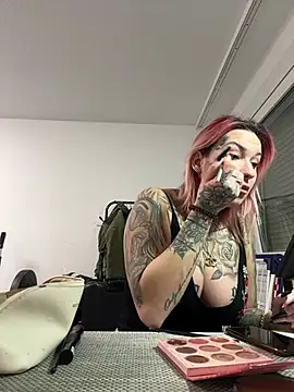 Mia-Fuchs online show from March 5, 7:06 pm