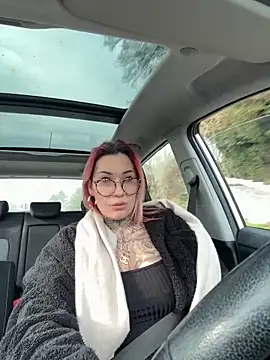 Mia-Fuchs online show from March 10, 8:15 am