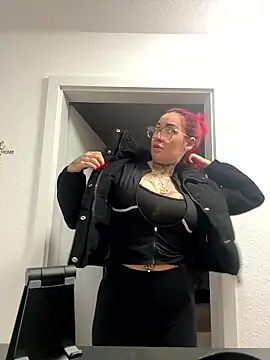 Mia-Fuchs online show from January 7, 12:51 pm