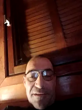 Snapshot of javierpasteur69 chatting on November 17, 4:57 pm javierpasteur69 online show from November 17, 4:57 pm