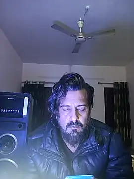 Snapshot of MAGNETICDADDY8 chatting on January 6, 2:04 am MAGNETICDADDY8 online show from January 6, 2:04 am