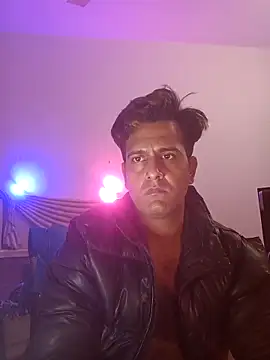 Snapshot of MAGNETICDADDY8 chatting on March 13, 12:05 am MAGNETICDADDY8 online show from March 13, 12:05 am