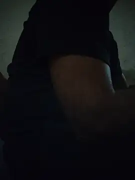 Snapshot of MAGNETICDADDY8 chatting on September 16, 8:32 pm MAGNETICDADDY8 online show from September 16, 8:32 pm