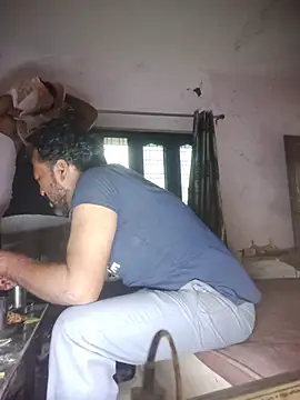 Snapshot of MAGNETICDADDY8 chatting on September 18, 12:51 pm MAGNETICDADDY8 online show from September 18, 12:51 pm