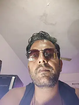 Snapshot of MAGNETICDADDY8 chatting on November 3, 8:10 pm MAGNETICDADDY8 online show from November 3, 8:10 pm