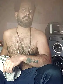 Snapshot of MAGNETICDADDY8 chatting on December 15, 6:17 am MAGNETICDADDY8 online show from December 15, 6:17 am