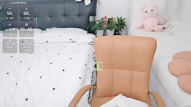 Snapshot of Mi--Manchi chatting on November 4, 1:32 pm Mi--Manchi online show from November 4, 1:32 pm