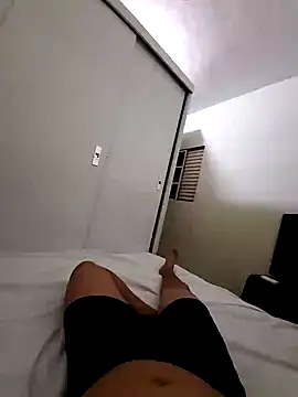 Snapshot of manterei2 chatting on January 2, 12:13 am manterei2 online show from January 2, 12:13 am