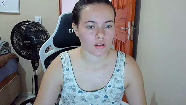 camillebr online show from February 21, 12:28 pm