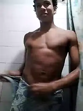 Snapshot of whoislone chatting on January 22, 12:06 am whoislone online show from January 22, 12:06 am