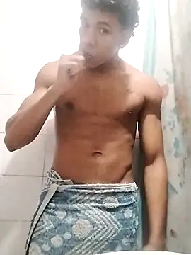 Snapshot of whoislone chatting on January 23, 11:47 pm whoislone online show from January 23, 11:47 pm