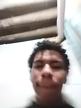 Snapshot of whoislone chatting on February 7, 11:13 pm whoislone online show from February 7, 11:13 pm