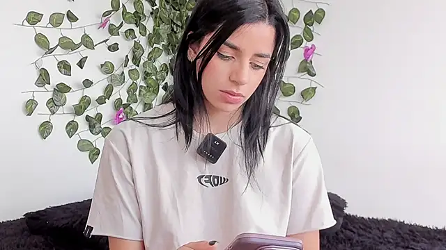 Laurensmith9 online show from June 11, 2:48 pm