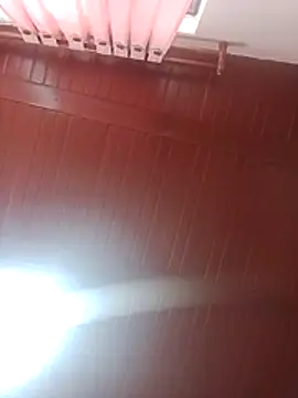 Snapshot of boobsTaylor chatting on November 9, 7:45 pm boobsTaylor online show from November 9, 7:45 pm