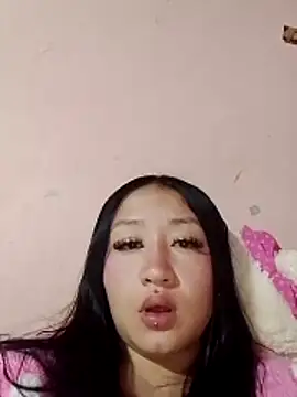 Snapshot of boobsTaylor chatting on December 5, 6:33 am boobsTaylor online show from December 5, 6:33 am