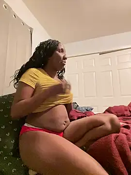 Snapshot of Yoshibaby2670 chatting on February 10, 2:52 am Yoshibaby2670 online show from February 10, 2:52 am