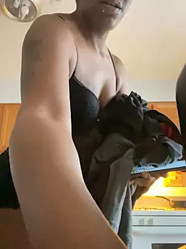 Snapshot of Yoshibaby2670 chatting on February 16, 2:10 pm Yoshibaby2670 online show from February 16, 2:10 pm