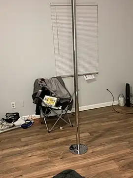 Snapshot of Yoshibaby2670 chatting on February 21, 12:16 am Yoshibaby2670 online show from February 21, 12:16 am