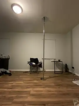 Snapshot of Yoshibaby2670 chatting on February 24, 2:51 am Yoshibaby2670 online show from February 24, 2:51 am