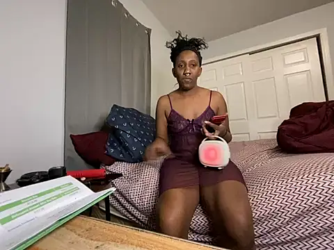 Snapshot of Yoshibaby2670 chatting on February 28, 12:32 am Yoshibaby2670 online show from February 28, 12:32 am