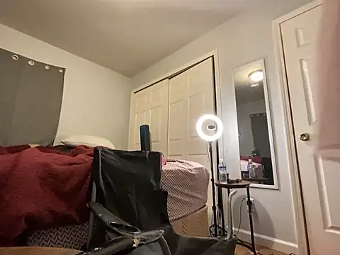 Snapshot of Yoshibaby2670 chatting on March 17, 1:03 am Yoshibaby2670 online show from March 17, 1:03 am