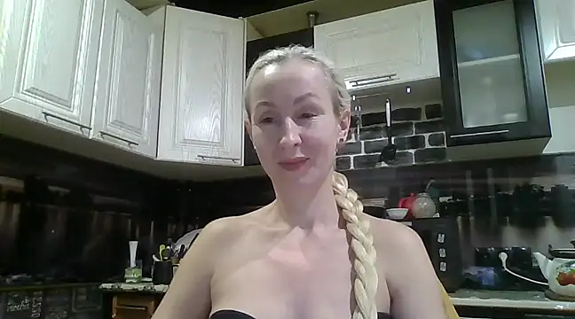 Snapshot of Mariana_har777 chatting on February 7, 7:59 pm Mariana har777 online show from February 7, 7:59 pm