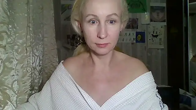 Snapshot of Mariana_har777 chatting on March 1, 6:32 pm Mariana har777 online show from March 1, 6:32 pm