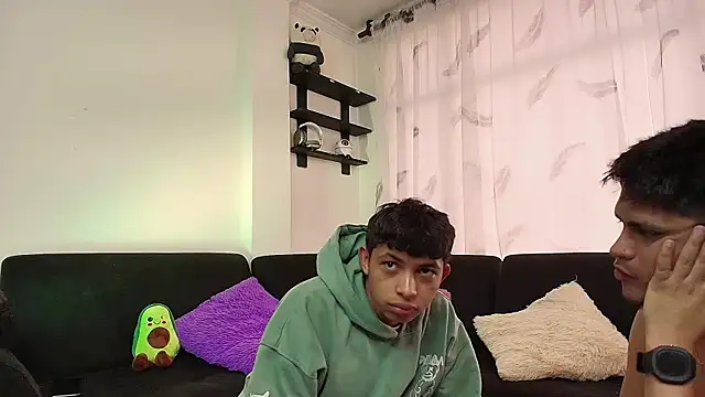 twinkmilk  online show from February 14, 1:18 pm