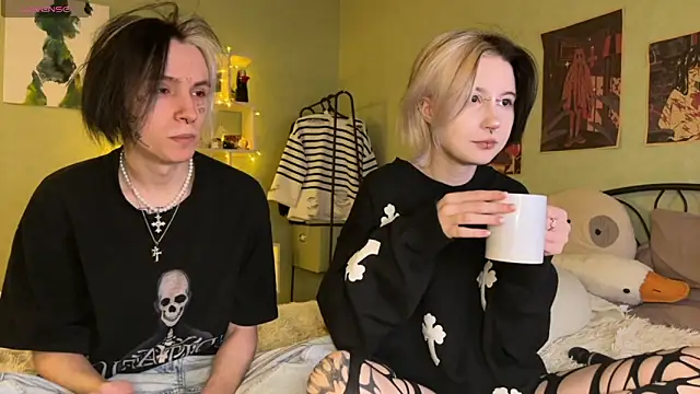 Snapshot of VeryRare_TwinS chatting on October 6, 9:34 pm VeryRare TwinS online show from October 6, 9:34 pm