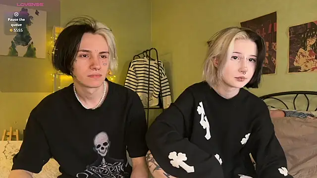 Snapshot of VeryRare_TwinS chatting on October 10, 9:47 pm VeryRare TwinS online show from October 10, 9:47 pm