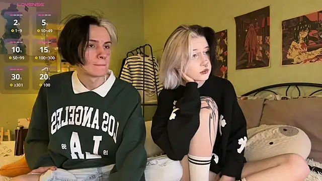 Snapshot of VeryRare_TwinS chatting on October 12, 11:15 pm VeryRare TwinS online show from October 12, 11:15 pm