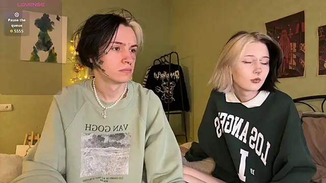 Snapshot of VeryRare_TwinS chatting on October 23, 10:08 pm VeryRare TwinS online show from October 23, 10:08 pm