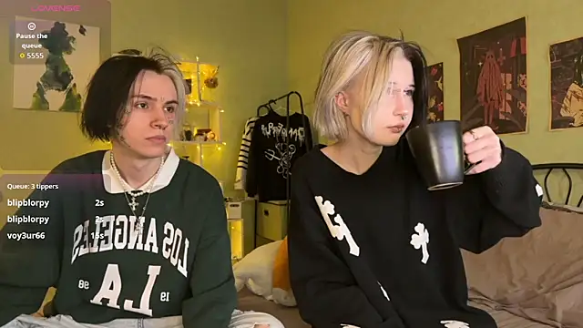 Snapshot of VeryRare_TwinS chatting on November 16, 10:26 pm VeryRare TwinS online show from November 16, 10:26 pm