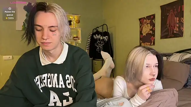 Snapshot of VeryRare_TwinS chatting on November 18, 10:03 pm VeryRare TwinS online show from November 18, 10:03 pm