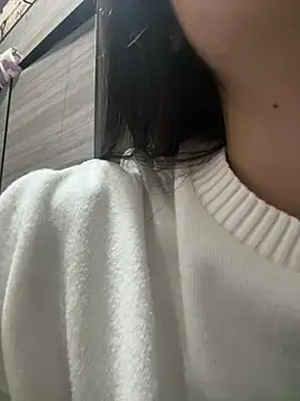 Snapshot of Maddy_Jones chatting on February 22, 6:19 pm Maddy Jones online show from February 22, 6:19 pm