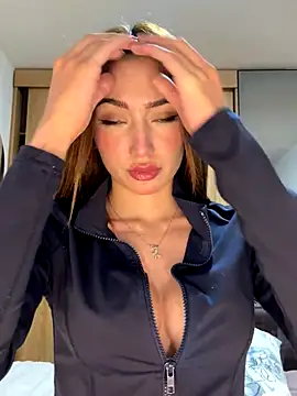 Snapshot of Maddy_Jones chatting on November 22, 3:38 am Maddy Jones online show from November 22, 3:38 am