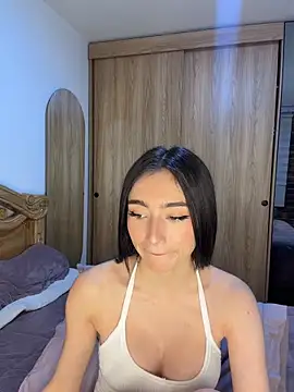 Snapshot of Maddy_Jones chatting on June 21, 2:36 am Maddy Jones online show from June 21, 2:36 am