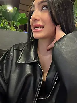 Snapshot of Maddy_Jones chatting on June 22, 10:51 pm Maddy Jones online show from June 22, 10:51 pm