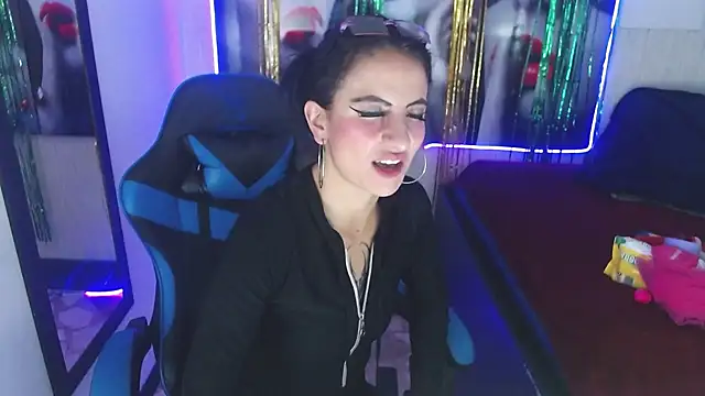 Anniee x online show from March 22, 11:21 am