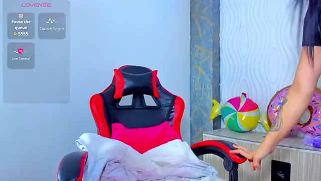Anniee x online show from July 5, 11:39 am
