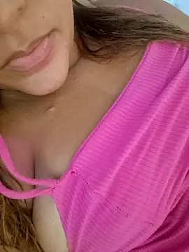 Snapshot of AliceRuivinha2 chatting on March 3, 5:07 pm AliceRuivinha2 online show from March 3, 5:07 pm